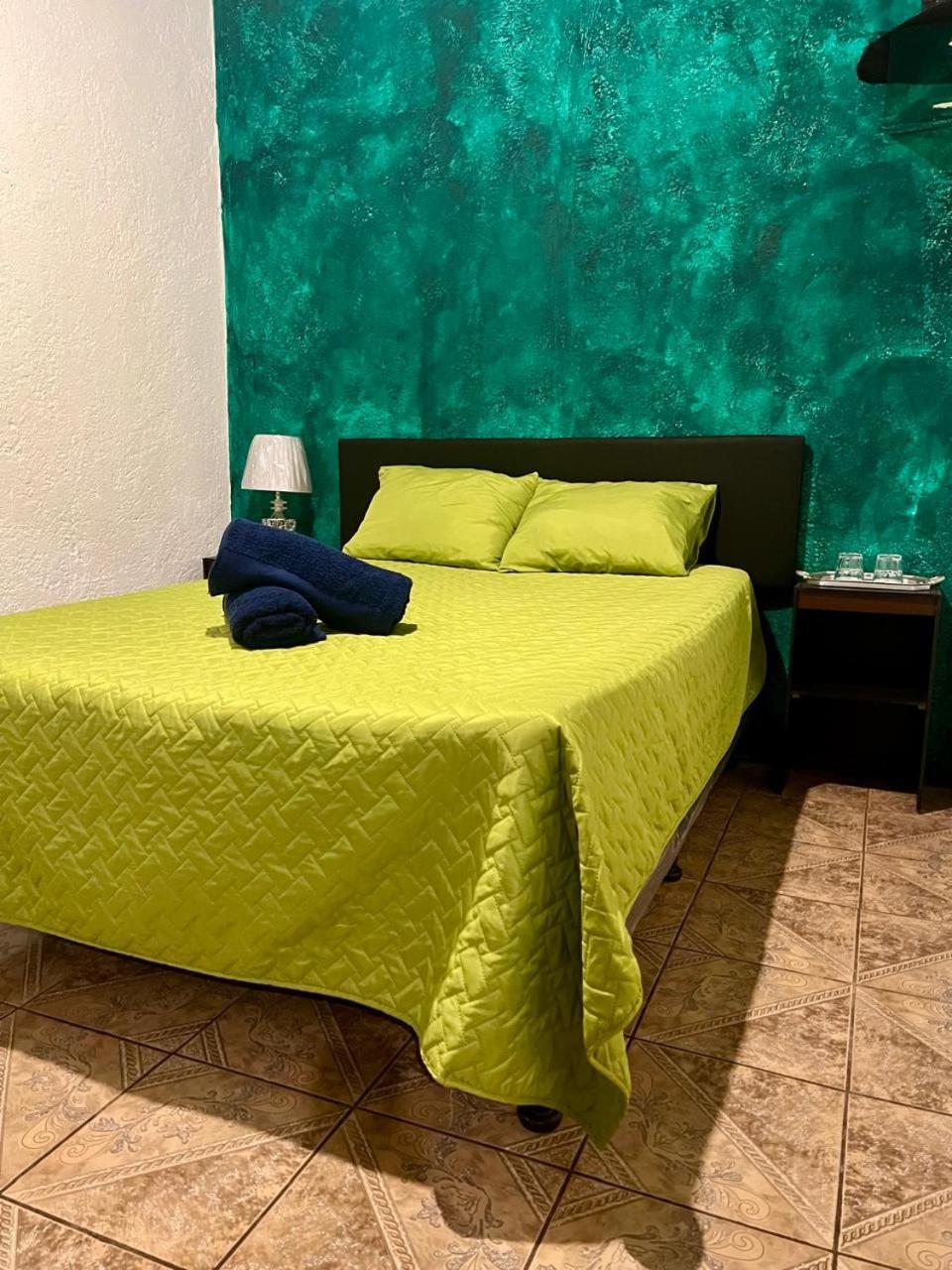 Wonderland Hostel Antigua Екстериор снимка